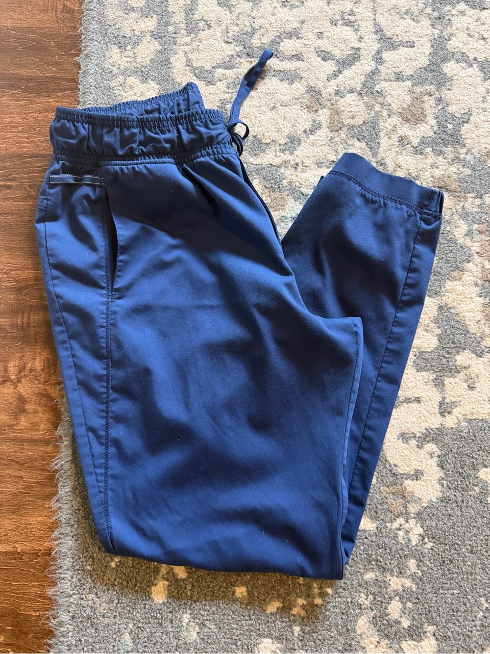 Men’s Revolution Scrub Bottoms With Elastic Cuffs Size Large